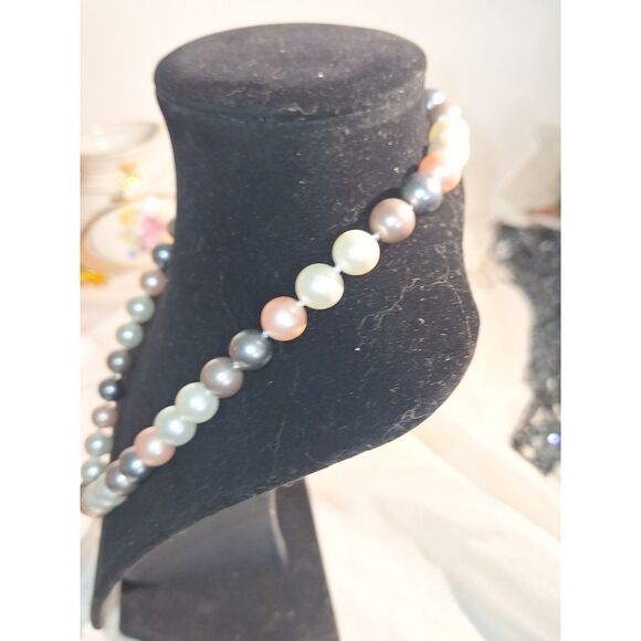 A Women's Necklace Glass Pearl Elegant Beachy Grandma Core Office Siren - Picture 5 of 8